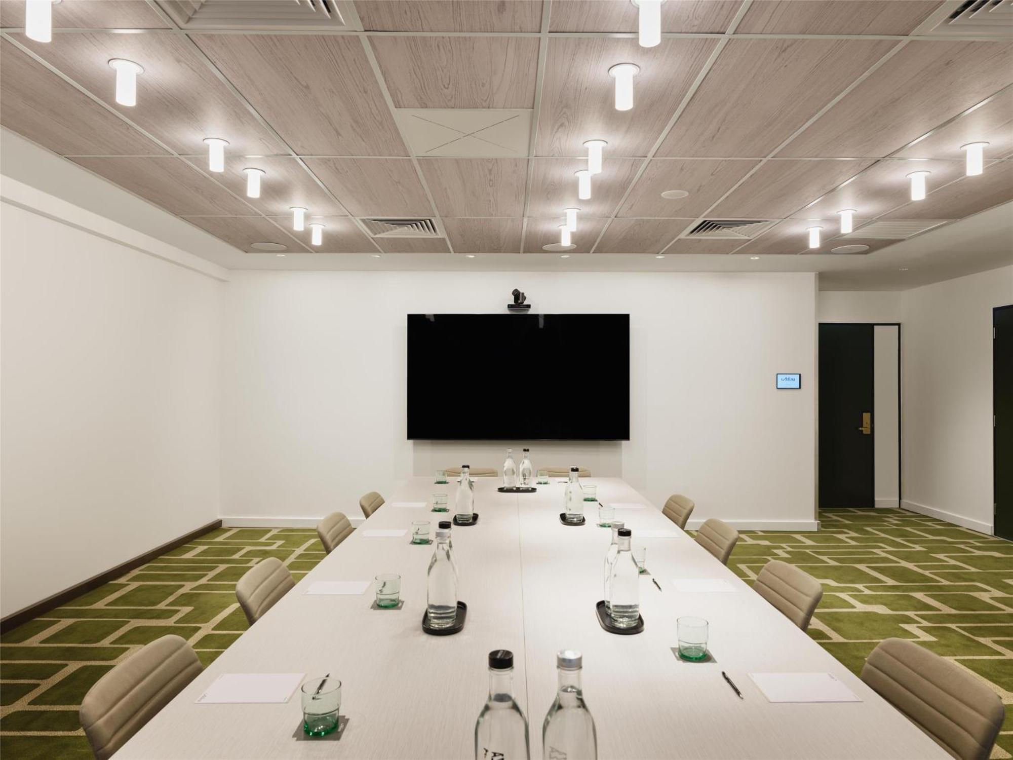 Adina Town Hall Aparthotel Sydney