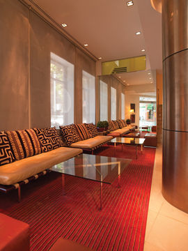 Adina Town Hall Aparthotel 4*